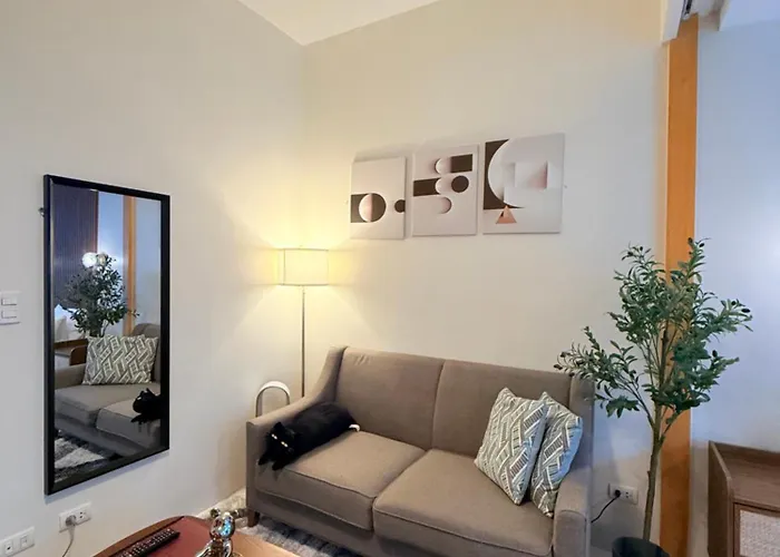 Apartment New! Cozy & Stylish 350mbps Near Uptown Mall Backhome1