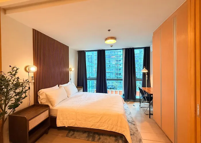 New! Cozy & Stylish 350mbps Near Uptown Mall Backhome1 Apartment *