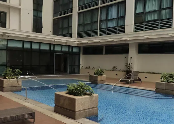 New! Cozy & Stylish 350mbps Near Uptown Mall Backhome1 Manila