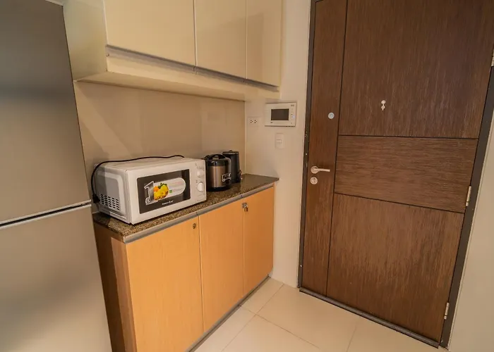 New! Cozy & Stylish 350mbps Near Uptown Mall Backhome1 * Manila