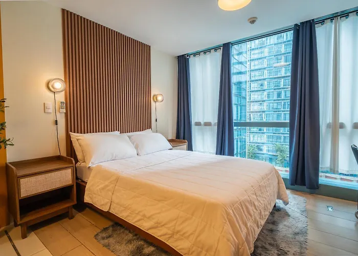 Apartment New! Cozy & Stylish 350mbps Near Uptown Mall Backhome1
