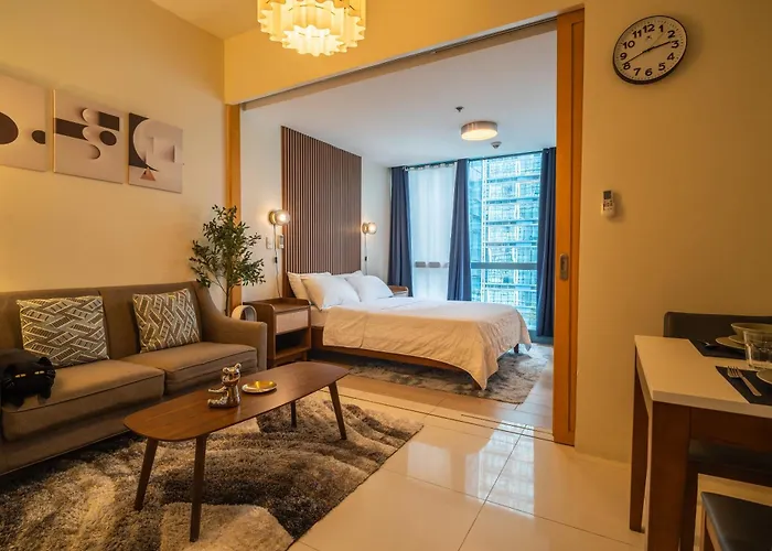 New! Cozy & Stylish 350mbps Near Uptown Mall Backhome1 Apartment