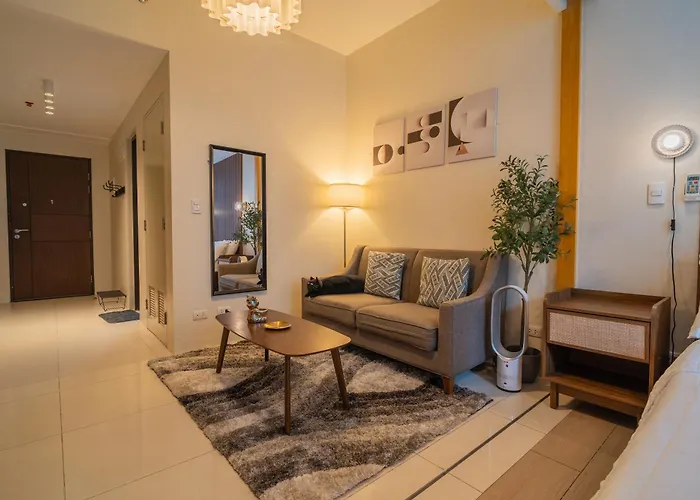 New! Cozy & Stylish 350mbps Near Uptown Mall Backhome1