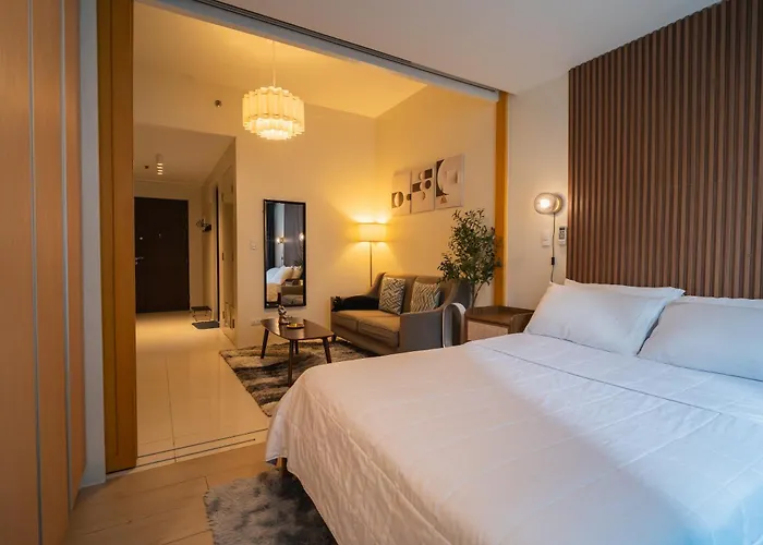 New! Cozy & Stylish 350mbps Near Uptown Mall Backhome1 Apartment *