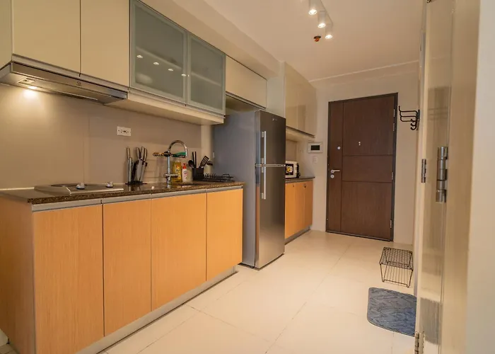 New! Cozy & Stylish 350mbps Near Uptown Mall Backhome1 Manila
