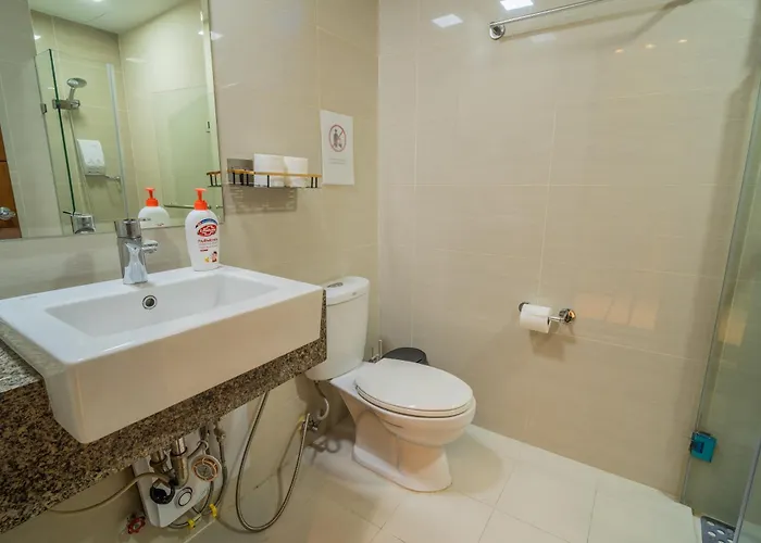New! Cozy & Stylish 350mbps Near Uptown Mall Backhome1 Apartment Manila